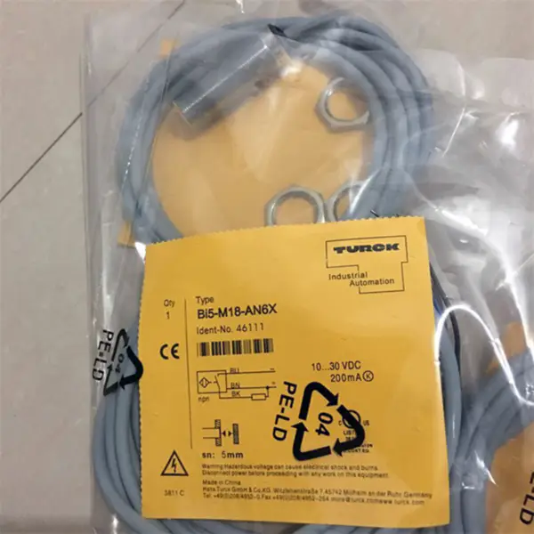 Turck przełącznik zbliżeniowy duży turck benz BI5-M18E-AP6X BI5M18EAP6X