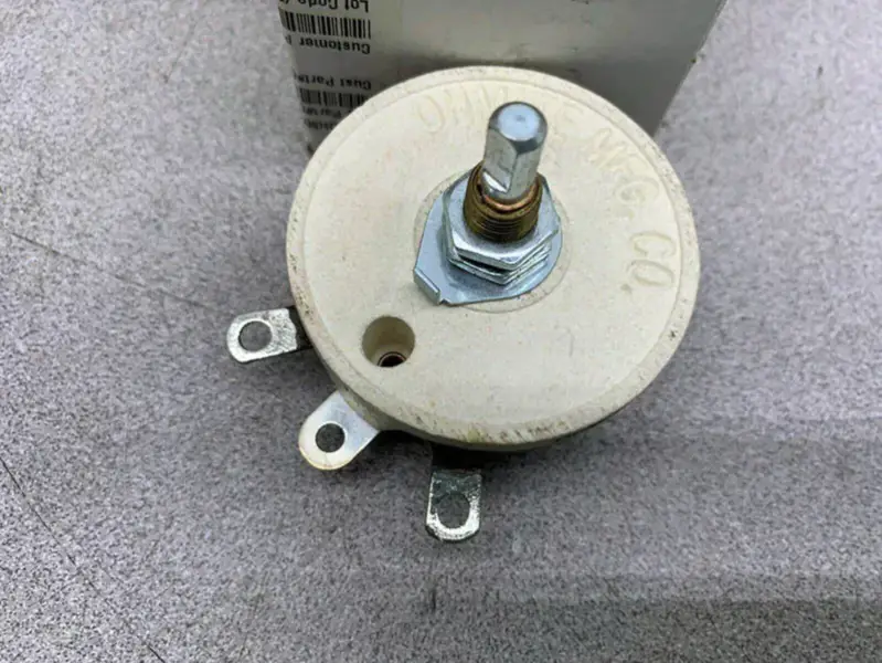 Rezystor Ohmite RJS1K0E