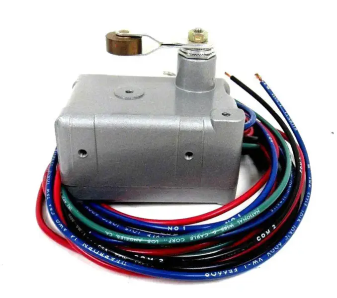 MIKROPRZEŁĄCZNIK EXD-AR30-3