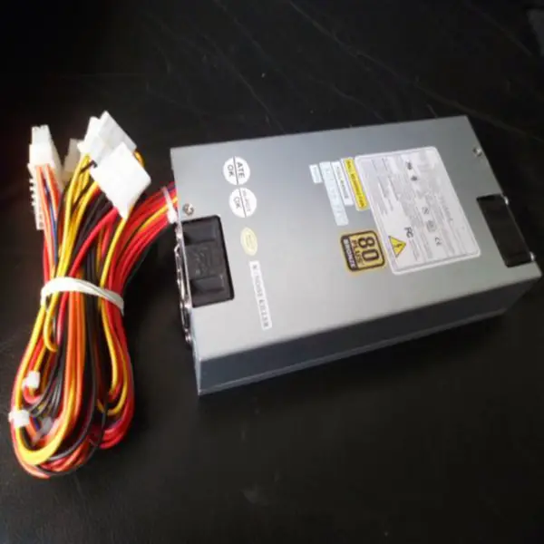 Zasilacz impulsowy FSP AT -5V 1U P8P9 o mocy szczytowej 300 W i mocy 450 W FSP300-601U SPI3001UH
