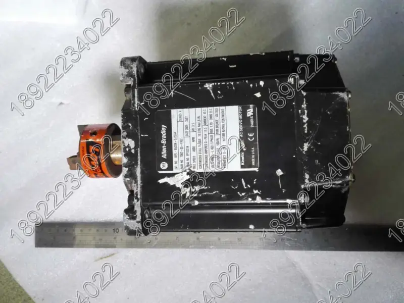 Silnik ALLEN-BRADLEY MPL-B520K-SJ22AA