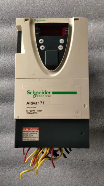 Schneider 71 seria ATV71H075N4Z 0.75KW 380V