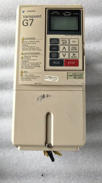 YASKAWA G7 seria CIMR-G7B42P2 2.2KW 380V