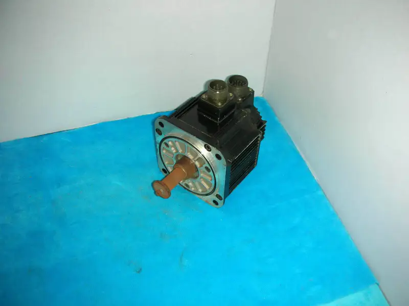 YASKAWA SGMG-05A2AB