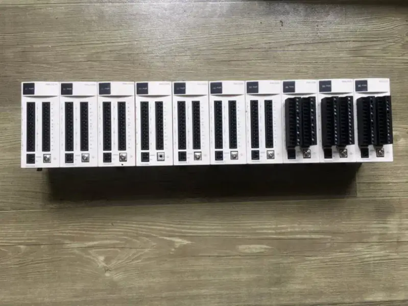 Moduł Schneider TM2ARI8LT