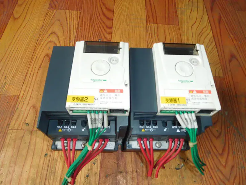 Schneider ATV303 seria ATV303HU22N4 2.2kw 380V