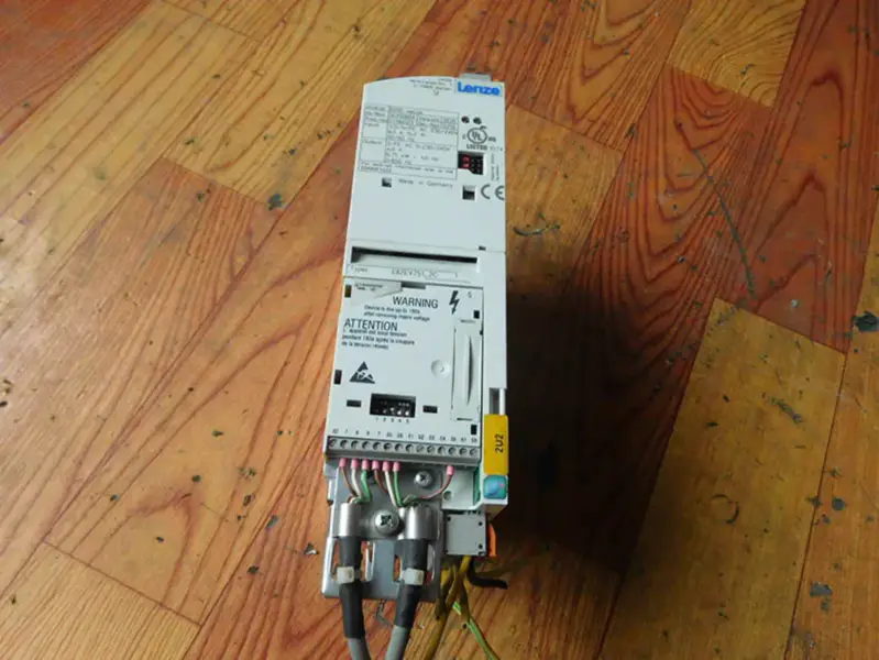 Falownik Lenze EDK82EV222