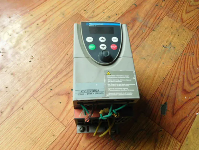Schneider ATV11HU18M2A 0.75KW 220V