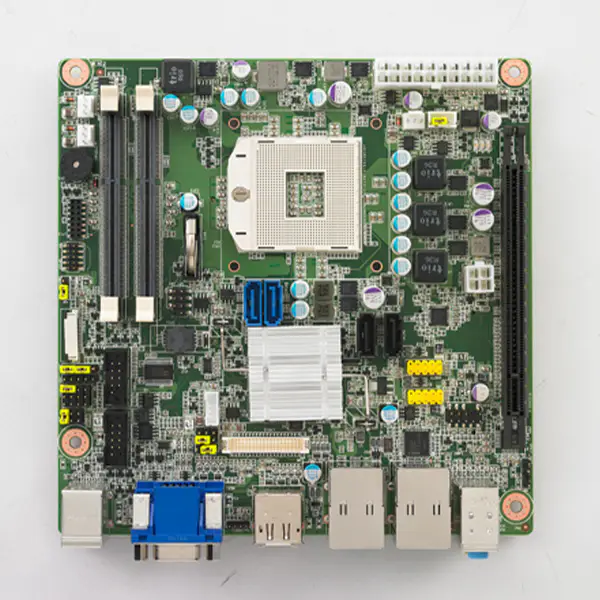 Advantech AIMB-273 z intelowskimi płytami głównymi Atom QM77