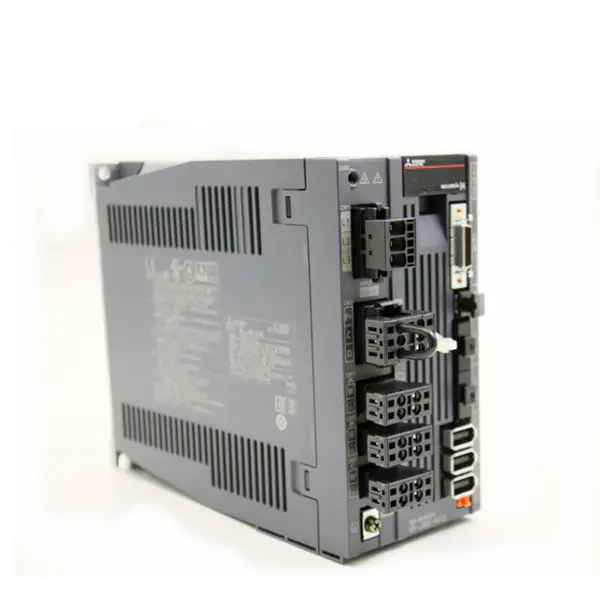 Japoński silnik zaburtowy Mitsubishi MR-J4W3-444B ac Servo Amplifier