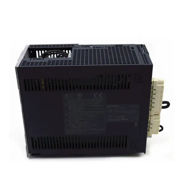 Mitsubishi Melservo 2KW AC Cnc Servo Motor And Drive MR J3 Series MR-J3-200B