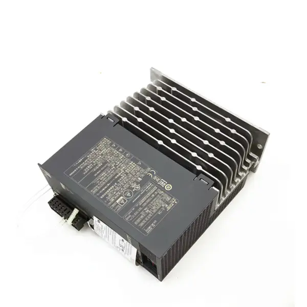 Mitsubishi MR-JE MR-JE-70-A Sterownik serwomechanizmu MR-JE-70 MR-JR-A MR-JE-70A