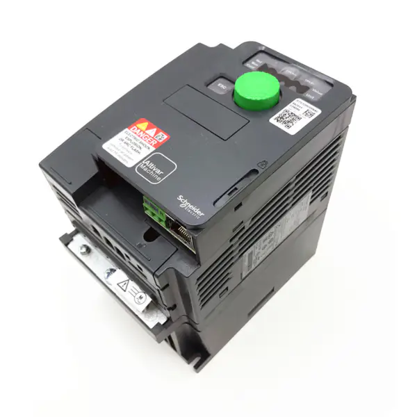 Falownik serii ATV320 ATV320U15N4C 1.5KW dla Schneider Typ C2 Filtr EMC Automatyka przemysłowa Potrójny IP20