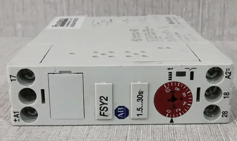 AB 700-FSY2DU23 PRZEKAŹNIK CZASOWY