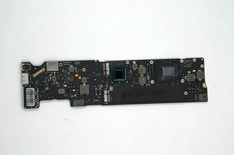 MacBook Air (13 cali, połowa 2011 r.) A1369 EMC2469 i5 G2 1,7 GHz, płyta główna 820-3023-A
