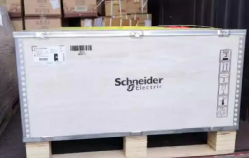 Falownik Schneider ATV71HC28N4