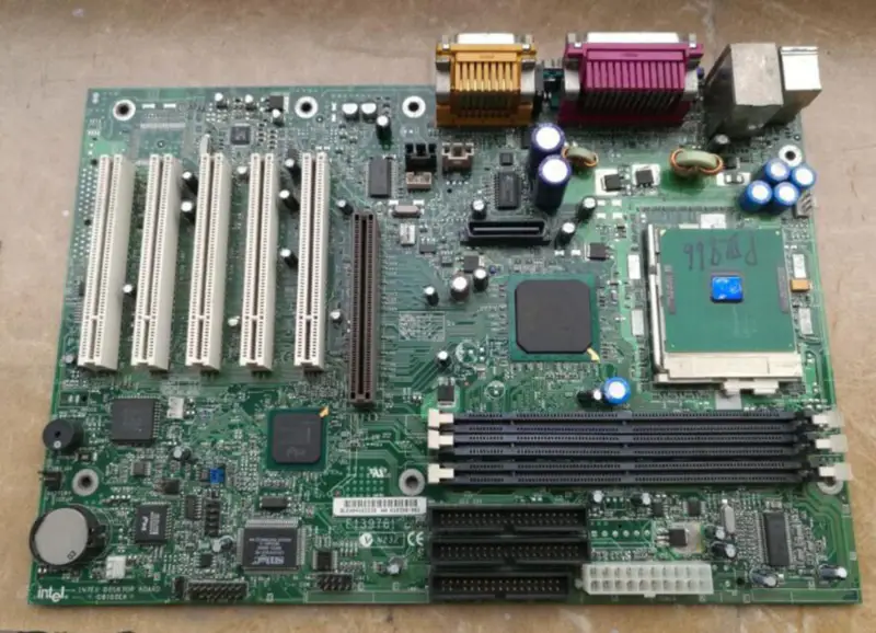 Płyta główna Intel D815EEA do urządzeń przemysłowych