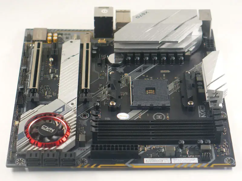 Kolorowa płyta główna CVN X570M GAMING PRO V14