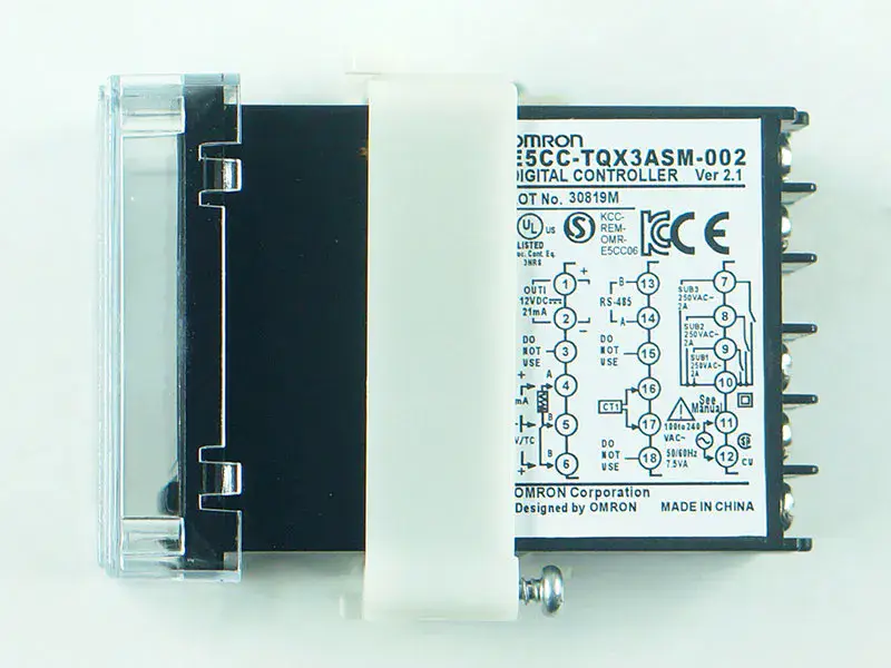 Regulator temperatury Omron E5CC-TQX3ASM-002
