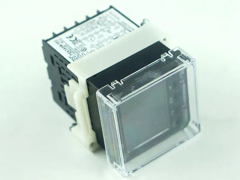 Regulator temperatury Omron E5CC-TQX3ASM-002