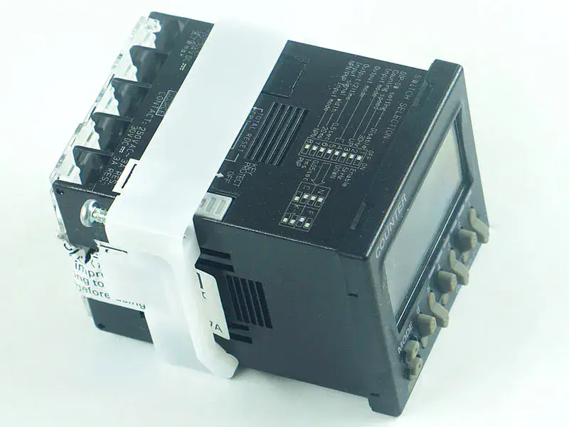 Licznik Omron H7CX-AD-N
