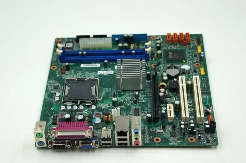 Płyta główna Lenovo G31T-LM V1.0 T4900V M6900 45C2882 53Y3282