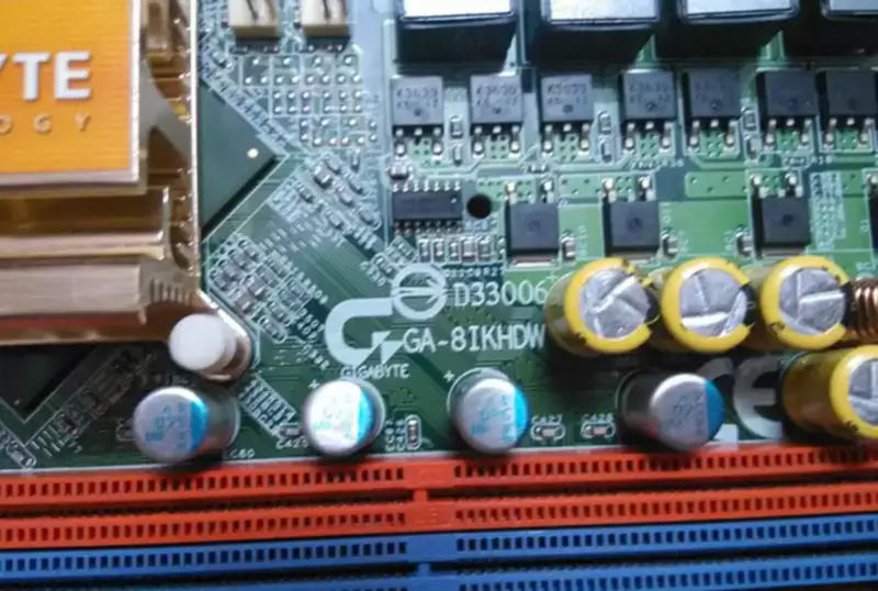 Płyta główna Gigabyte 8IKHDW