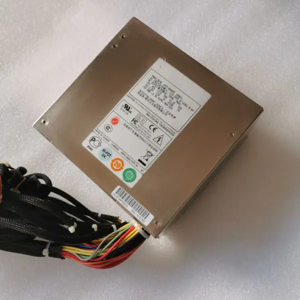 Używany zasilacz impulsowy Zippy Emacs 500W HP2-6500PE