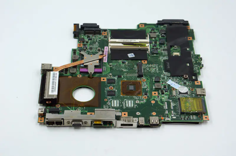 Asus M51TR z płytą główną AMD