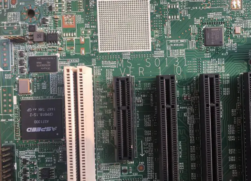 Karta sieciowa 82580EB E1G44HT I340T4 Gigabit Ethernet Server Adapter PCI Express X4 1G