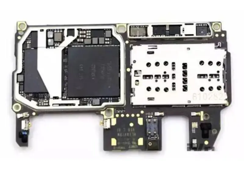 Płyta główna Huawei P10 odblokowana za pomocą chipów