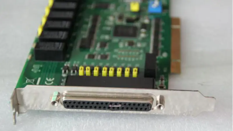 Advantech PCI-1760U REV.B1 A1 A2 8-kanałowy przekaźnik i 8-kanałowe izolowane wejście cyfrowe Uniwersalna karta PCI