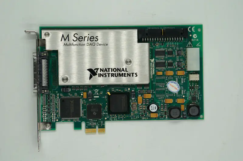Karta NI PCIE-6251 DAQ