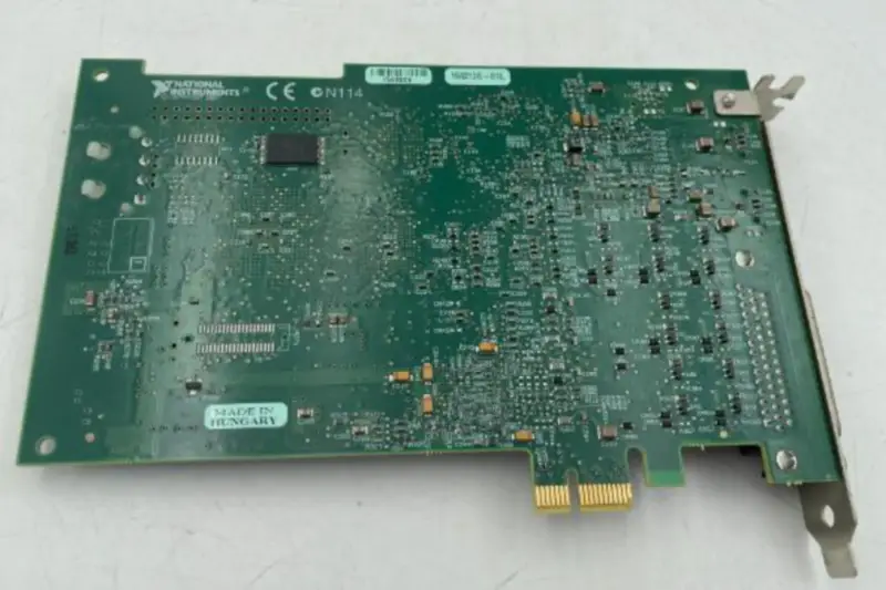 Karta NI PCIe-8255R DAQ z interfejsem 1394B