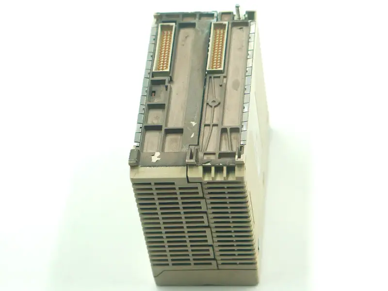 Moduł PLC Schnerider TSXP573623AM