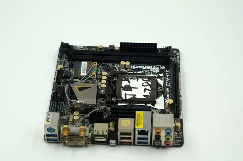 Płyta główna Asrock Z77E-ITX Z77 LGA1155 Mini-ITX